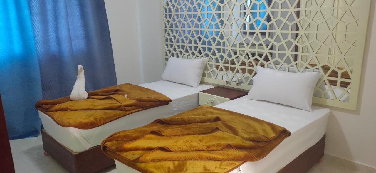 Dolphin Hotel El Qoseir Eksteriør bilde